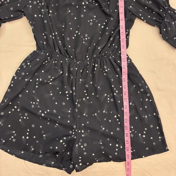 Monteau Women's Black and White Off the Shoulder Stars Shorts Romper Size XL - Picture 4 of 7